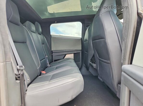 7G2CEHED1RA051069 2024 TESLA CYBERTRUCK Silver Rear seats view