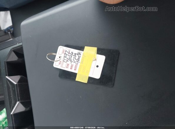 7G2CEHED1TA089795 2026 TESLA CYBERTRUCK Silver Widok deski rozdzielczej