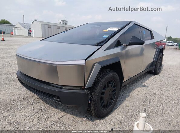 7G2CEHED2RA016671 2024 TESLA CYBERTRUCK Silver Передня ліва чверть