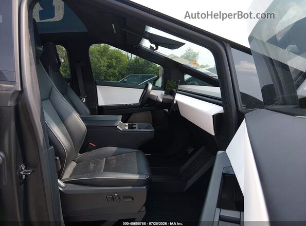 7G2CEHED2RA016671 2024 TESLA CYBERTRUCK Silver Вид салону спереду