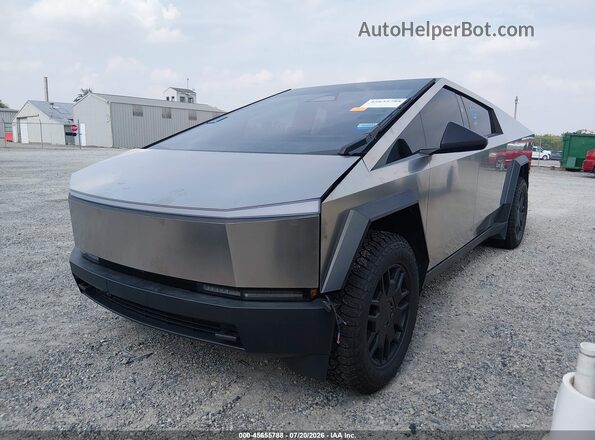 7G2CEHED2RA016671 2024 TESLA CYBERTRUCK Silver Вид спереду