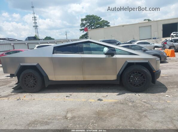 7G2CEHED3RA034953 2024 TESLA CYBERTRUCK Silver ხელსაწყოთა პანელის ხედი