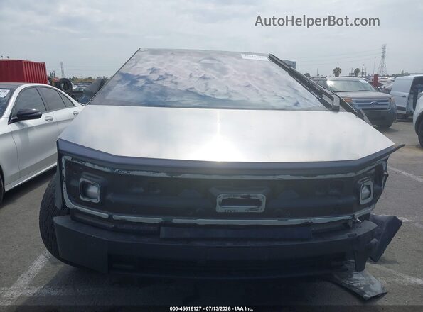 7G2CEHED3SA073449 2025 TESLA CYBERTRUCK Gray ხელსაწყოთა პანელის ხედი