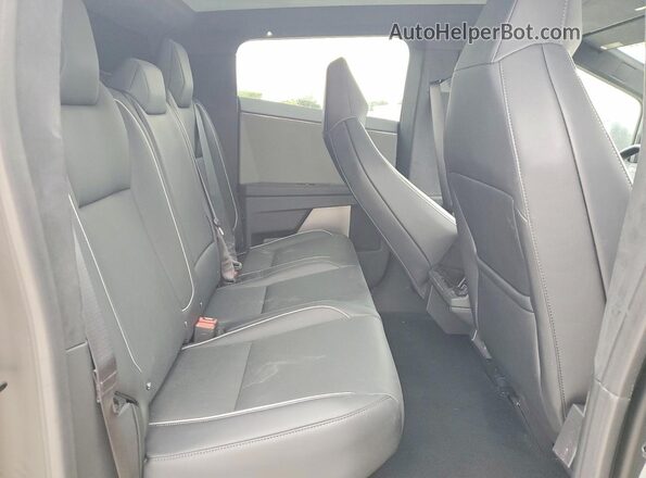 7G2CEHED3SA081373 2025 TESLA CYBERTRUCK Бежевый Вид задних сидений