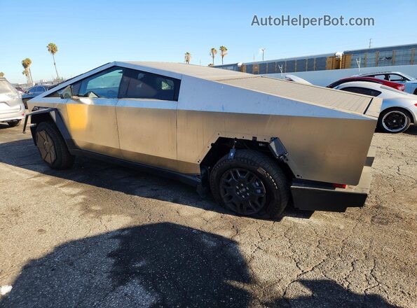 7G2CEHED4RA039711 2024 TESLA CYBERTRUCK Silver Trasero izquierdo