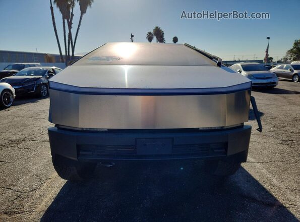 7G2CEHED4RA039711 2024 TESLA CYBERTRUCK Silver Vista frontal