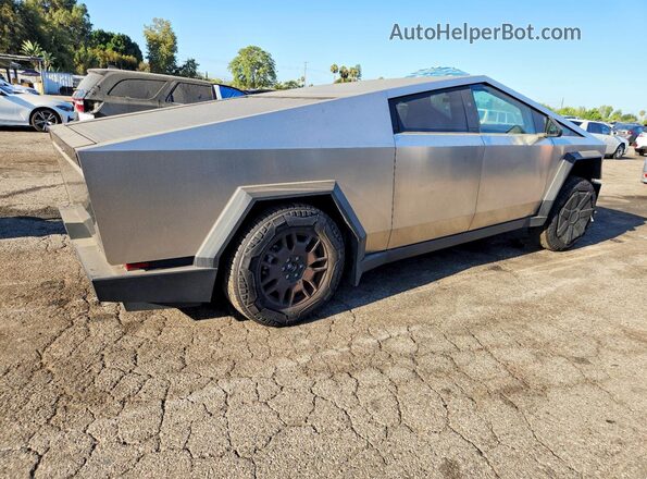 7G2CEHED4RA039711 2024 TESLA CYBERTRUCK Silver Trasero derecho