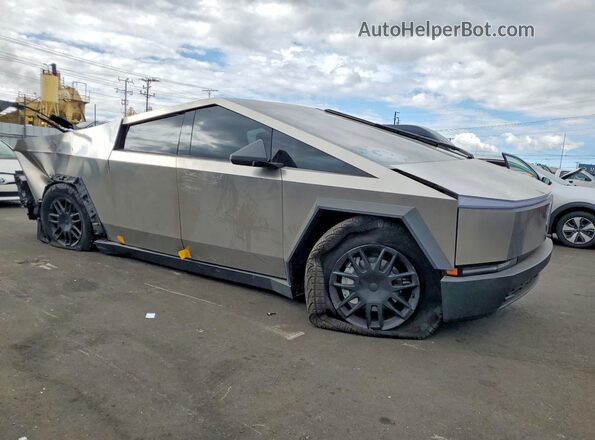 7G2CEHED4RA040602 2024 TESLA CYBERTRUCK Серебряный Передняя правая четверть