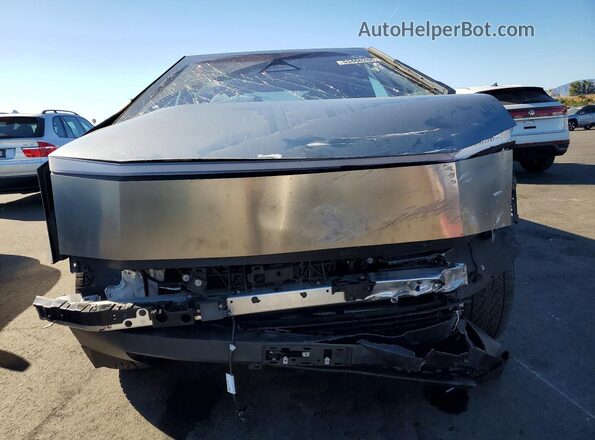 7G2CEHED4SA063495 2025 TESLA CYBERTRUCK Gray Widok z przodu