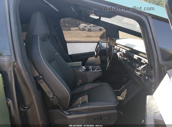7G2CEHED5RA035716 2024 TESLA CYBERTRUCK Green წინა სალონის ხედი