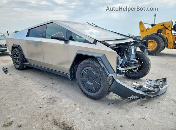 7G2CEHED5SA075011 2025 TESLA CYBERTRUCK Silver Przód prawy