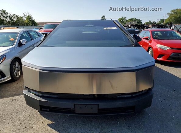 7G2CEHED7RA012292 2024 TESLA CYBERTRUCK Silver Вид спереду