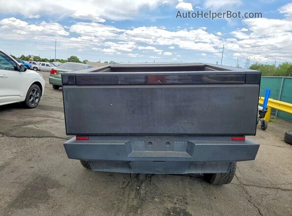 7G2CEHEDXRA024436 2024 TESLA CYBERTRUCK Черный Вид сзади