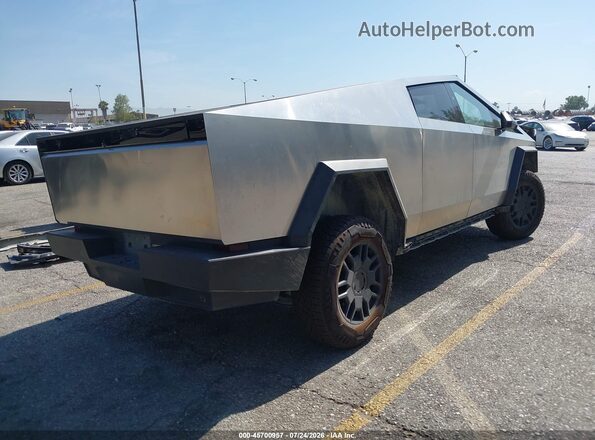7G2CEHEE0RA009114 2024 TESLA CYBERTRUCK Серебряный Задняя правая четверть