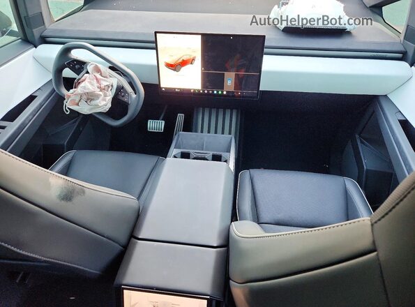 7G2CEHEE2SA071779 2025 TESLA CYBERTRUCK Red Widok deski rozdzielczej