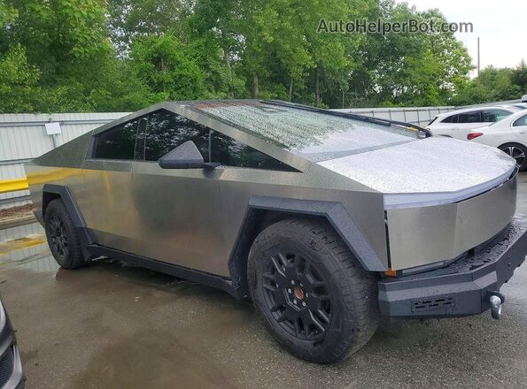 7G2CEHEE3RA048554 2024 TESLA CYBERTRUCK Gray Front right