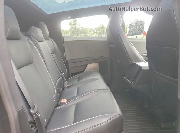 7G2CEHEE3RA048554 2024 TESLA CYBERTRUCK Gray Dashboard view