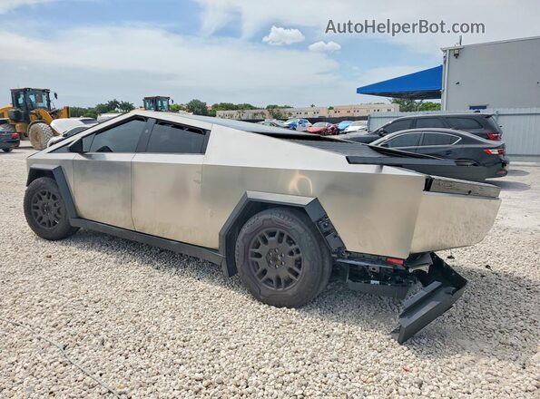 7G2CEHEE5RA039371 2024 TESLA CYBERTRUCK Серебряный Задняя левая четверть