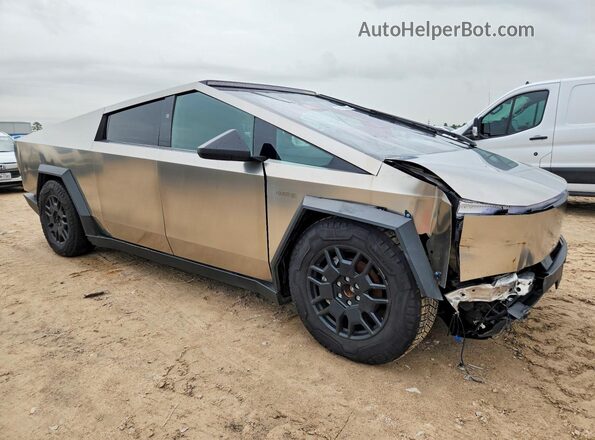 7G2CEHEE7RA019624 2024 TESLA CYBERTRUCK Gray Przód prawy