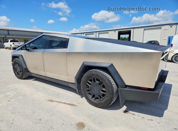 7G2CEHEE9RA026641 2024 TESLA CYBERTRUCK Серебряный Задняя левая четверть