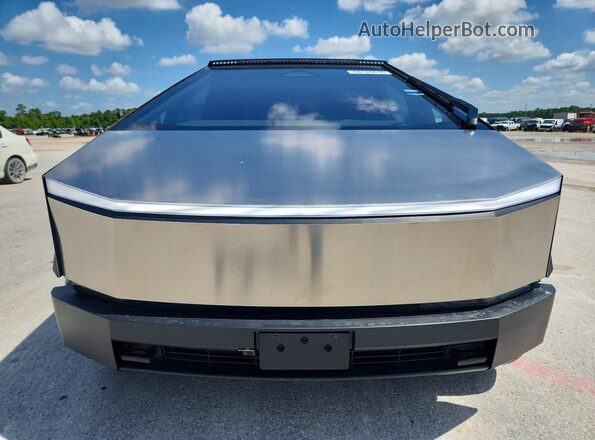 7G2CEHEE9RA026641 2024 TESLA CYBERTRUCK Серебряный Вид спереди