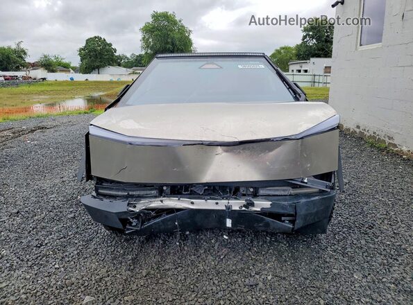 7G2CEHEE9RA026770 2024 TESLA CYBERTRUCK Silver წინა ხედი