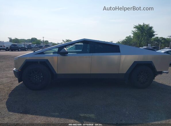 7G2CEHEE9RA031421 2024 TESLA CYBERTRUCK Silver უკანა სალონის ხედი