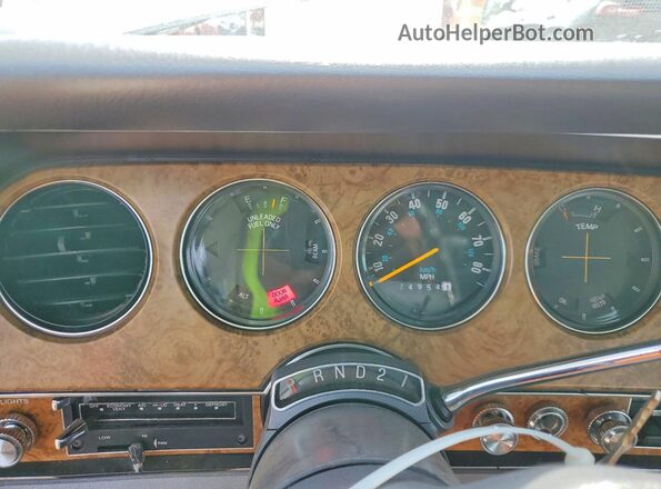 7G87S106754 1977 FORD THUNDERBIRD Gray Vista del cuadro de instrumentos