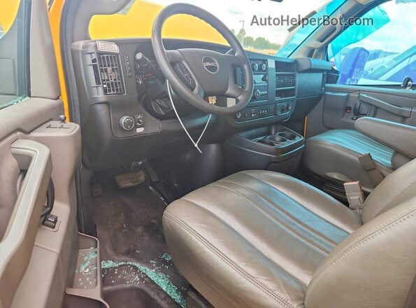 7GZ37TC77MN007770 2021 GMC SAVANA Yellow Dashboard view