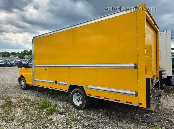 7GZ37TC77MN007770 2021 GMC SAVANA Yellow Rear left