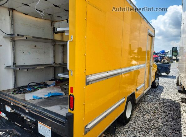 7GZ37TC78PN003098 2023 GMC SAVANA Yellow Հետևի աջ