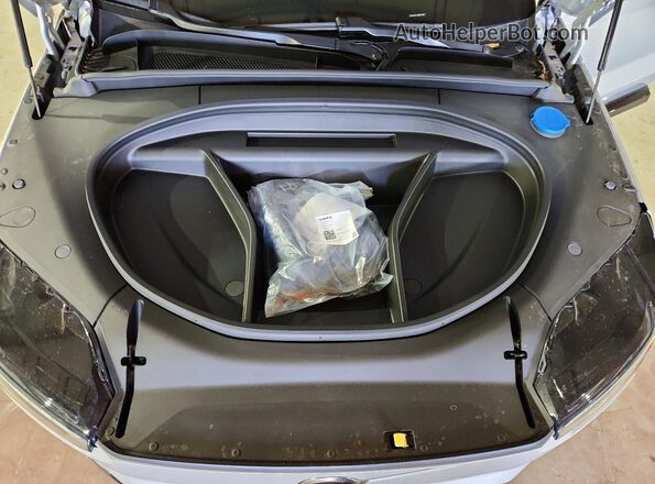 7JDEV3VL7SG017097 2025 VOLVO EX90 Gray Widok komory silnika