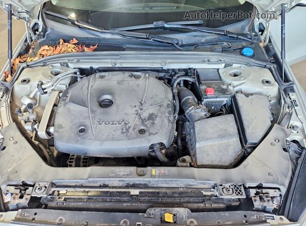 7JR102FK0KG002013 2019 VOLVO S60 Gray უკანა სალონის ხედი