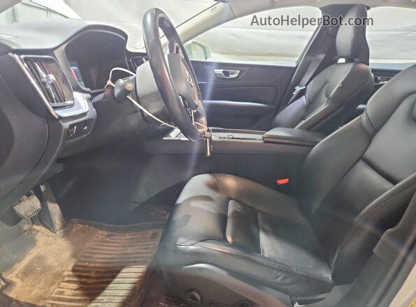7JR102FK0KG002013 2019 VOLVO S60 Gray წინა სალონის ხედი
