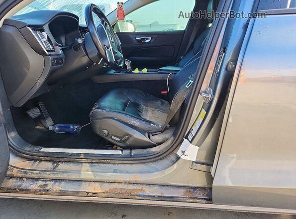 7JR102FK4MG096576 2021 VOLVO S60 Gray Vista del compartimento del motor