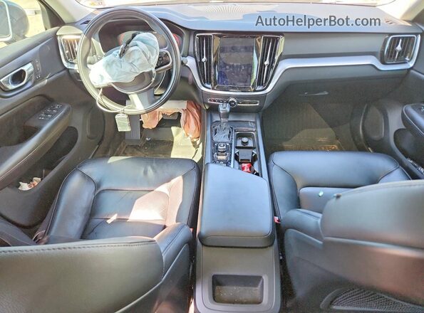 7JR102FK7LG048231 2020 VOLVO S60 Gray Widok deski rozdzielczej