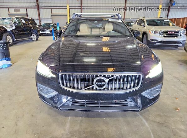 7JR102FL8KG005072 2019 VOLVO S60 Black Widok z przodu