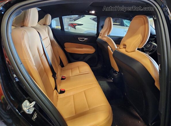 7JR102FL8KG005072 2019 VOLVO S60 Black Widok tylnych siedzeń