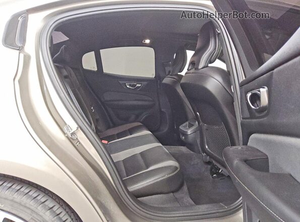 7JR102FM7KG006335 2019 VOLVO S60 Серый Вид задних сидений