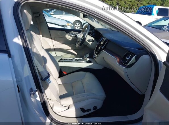 7JR102FZ1MG108860 2021 VOLVO S60 White Սալոնի դիմացի տեսք