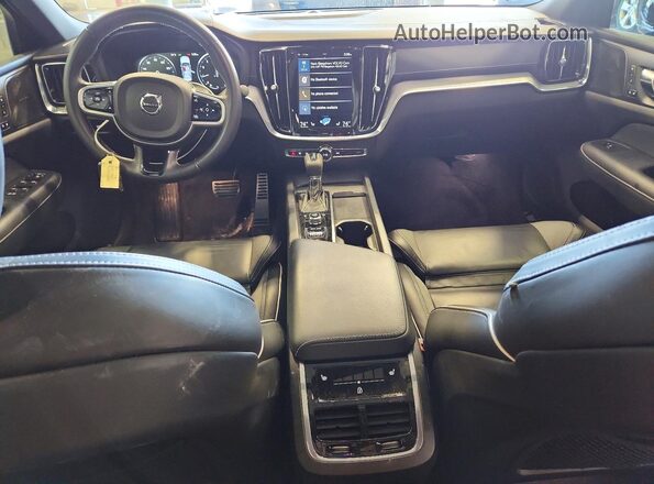 7JR102TM5MG122804 2021 VOLVO S60 Beige Dashboard view