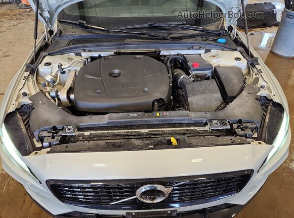 7JR102TM5MG122804 2021 VOLVO S60 Beige Rear interior view