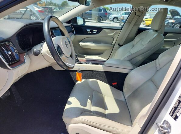 7JR102TZXMG117934 2021 VOLVO S60 White წინა სალონის ხედი