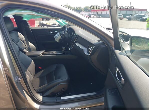 7JRA22TKXKG014443 2019 VOLVO S60 Gray Սալոնի դիմացի տեսք