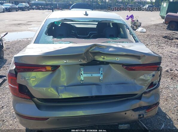 7JRA22TKXKG014443 2019 VOLVO S60 Gray Դիմացի տեսք