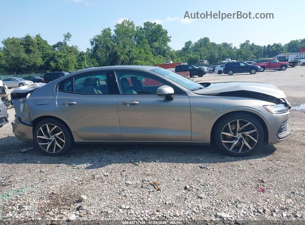 7JRA22TKXKG014443 2019 VOLVO S60 Gray Սալոնի 360 աստիճան տեսք