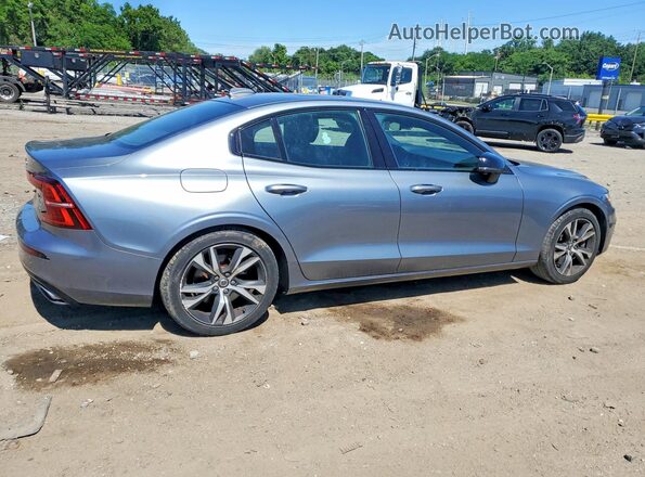 7JRA22TM1KG018012 2019 VOLVO S60 Gray Trasero derecho