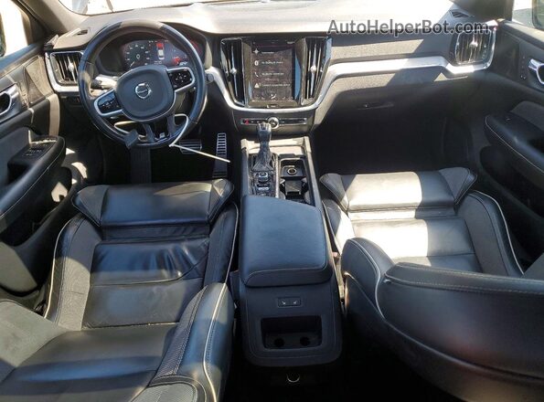 7JRA22TM1KG018012 2019 VOLVO S60 Gray Vista del salpicadero