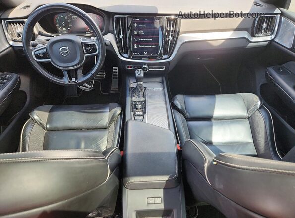 7JRA22TM3KG007030 2019 VOLVO S60 Gray Vista del salpicadero