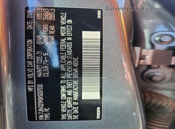 7JRA22TM3KG007030 2019 VOLVO S60 Gray Vista del compartimento del motor